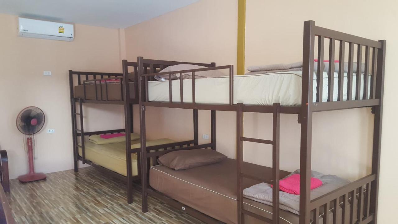 Phatra Hostel トンサラ エクステリア 写真