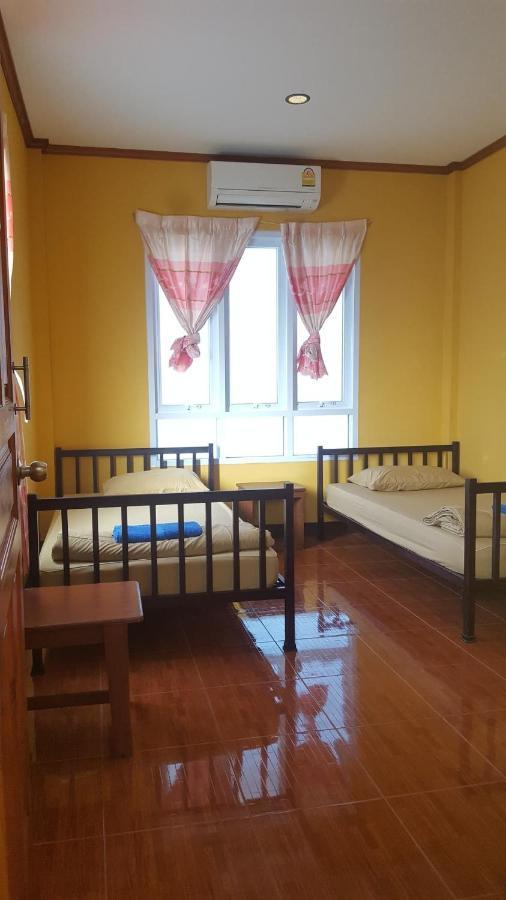 Phatra Hostel トンサラ エクステリア 写真