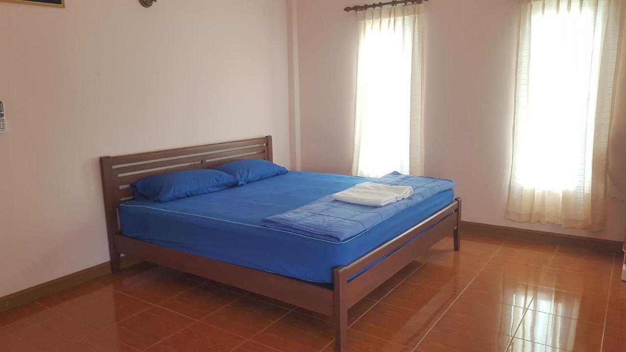 Phatra Hostel トンサラ エクステリア 写真