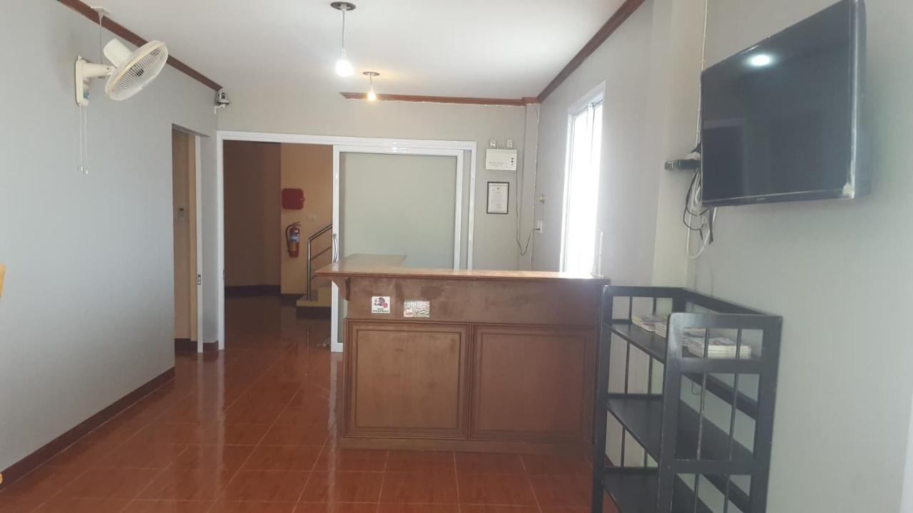 Phatra Hostel トンサラ エクステリア 写真