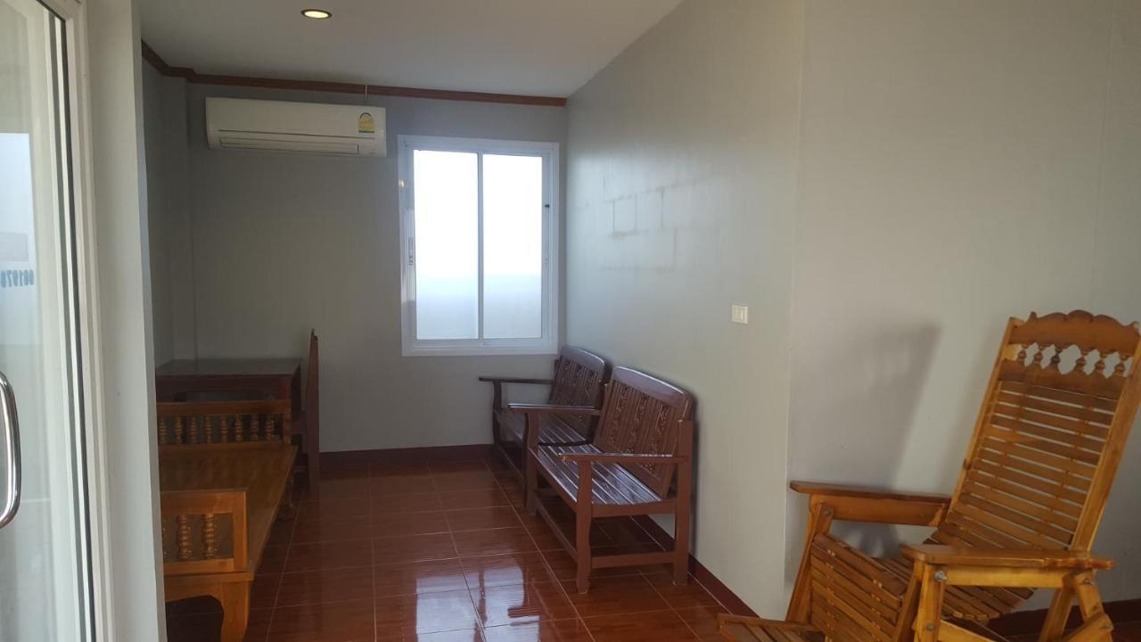Phatra Hostel トンサラ エクステリア 写真