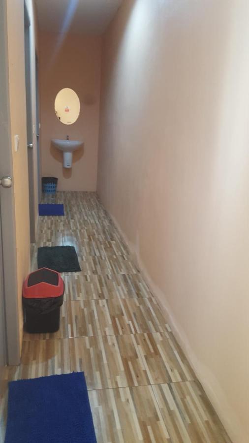 Phatra Hostel トンサラ エクステリア 写真