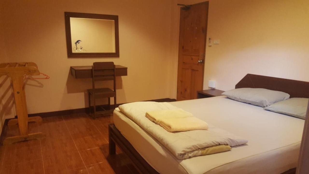 Phatra Hostel トンサラ エクステリア 写真