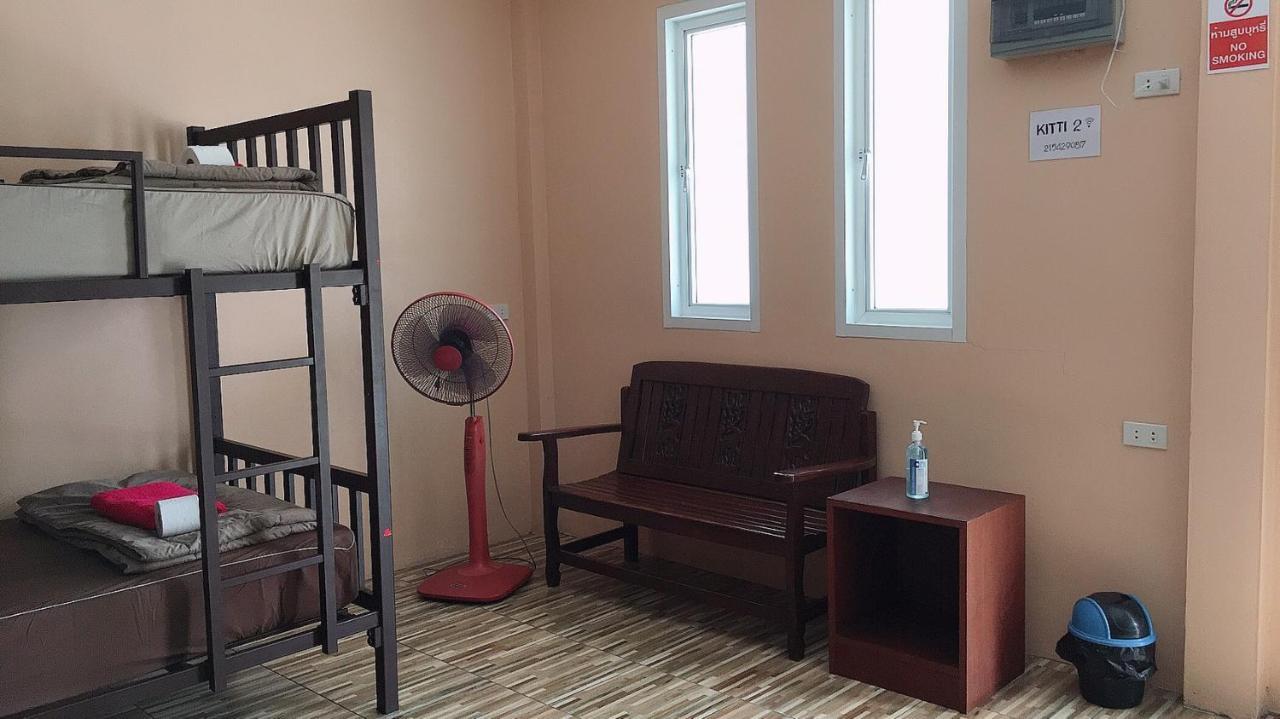 Phatra Hostel トンサラ エクステリア 写真