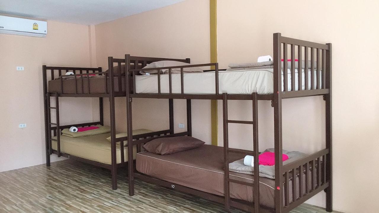 Phatra Hostel トンサラ エクステリア 写真