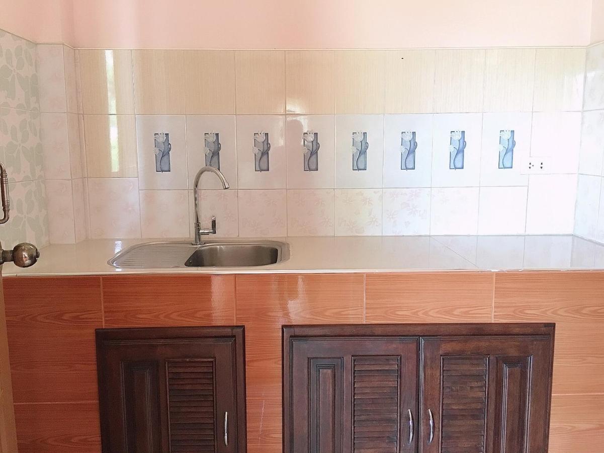 Phatra Hostel トンサラ エクステリア 写真