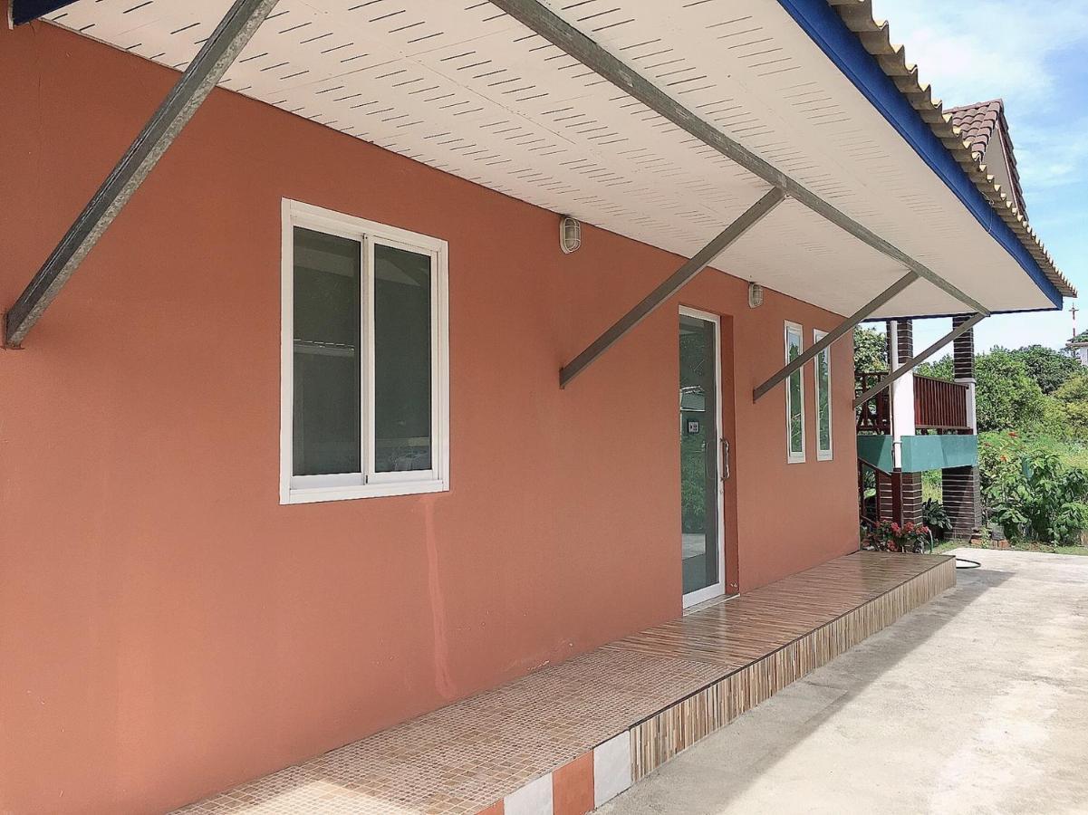 Phatra Hostel トンサラ エクステリア 写真