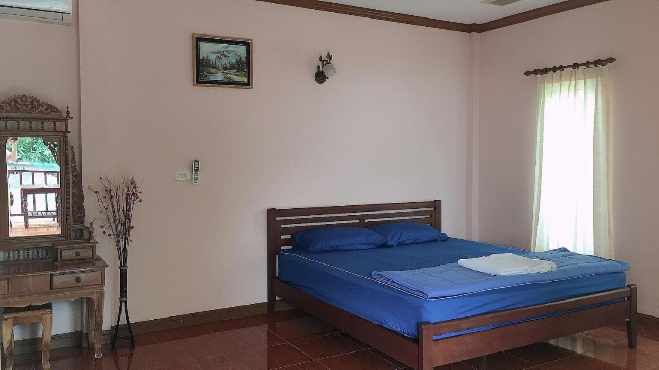 Phatra Hostel トンサラ エクステリア 写真