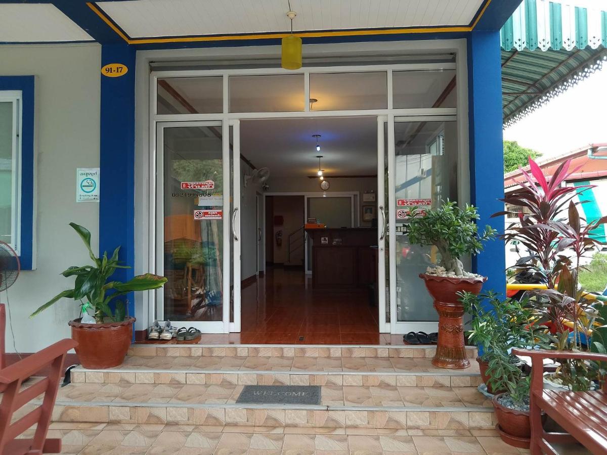 Phatra Hostel トンサラ エクステリア 写真