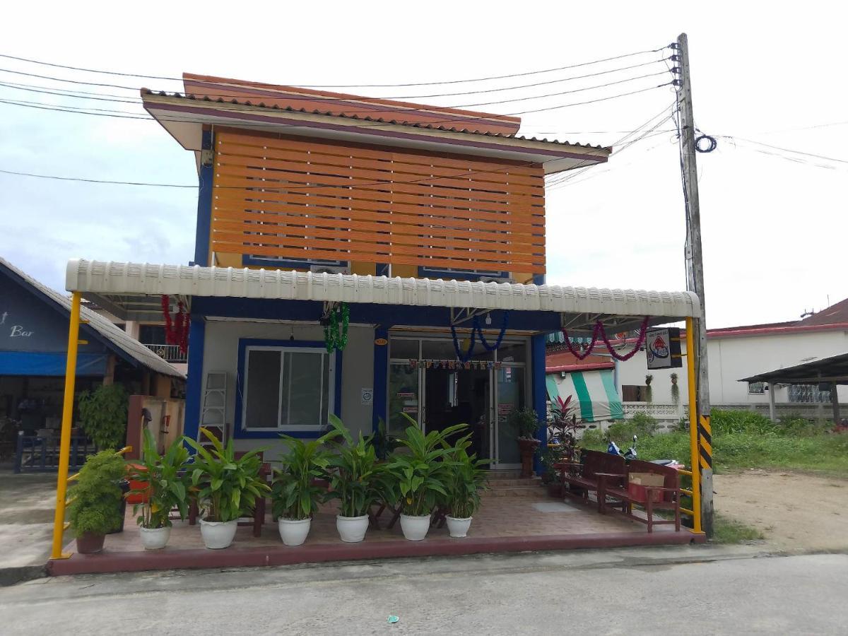 Phatra Hostel トンサラ エクステリア 写真