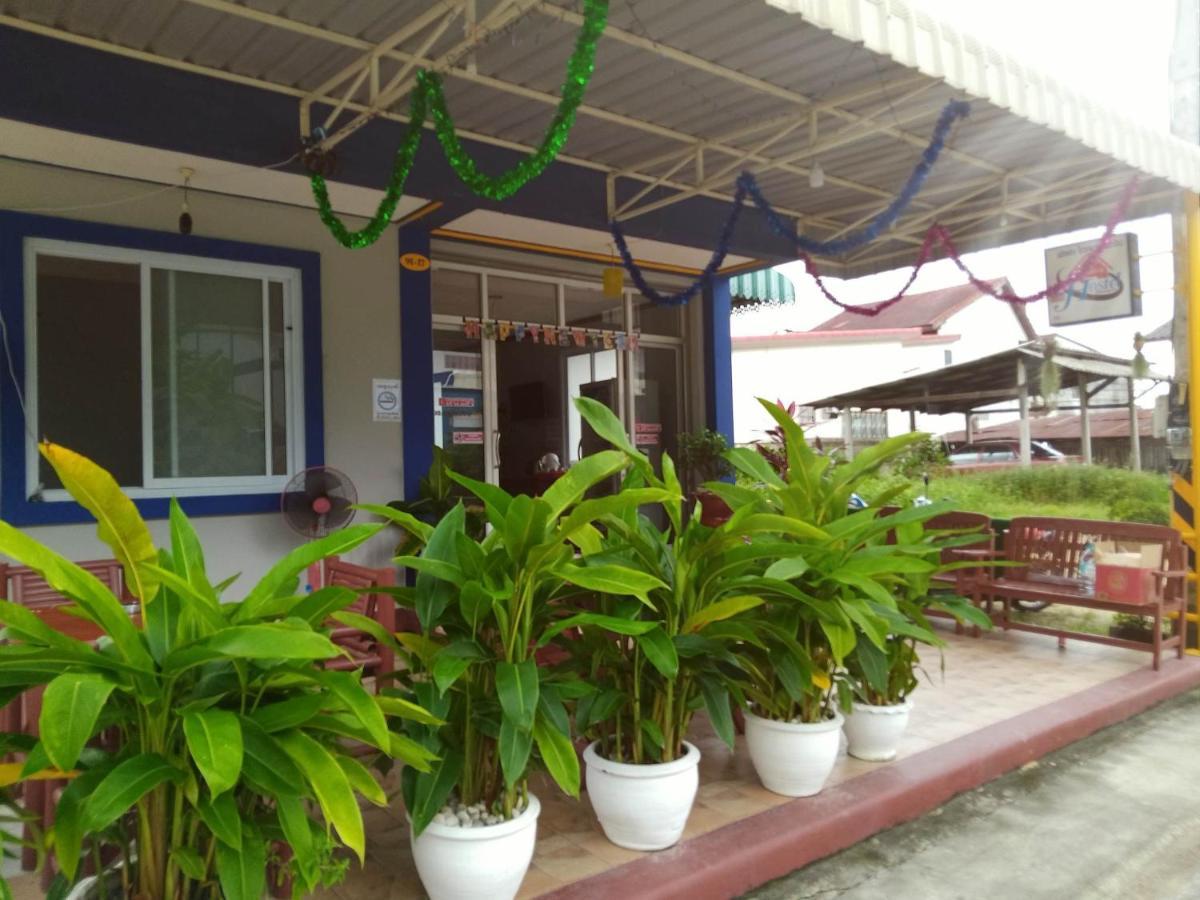 Phatra Hostel トンサラ エクステリア 写真