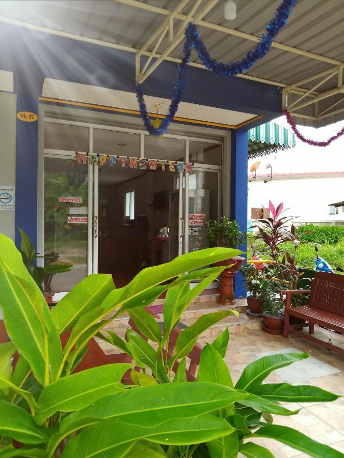 Phatra Hostel トンサラ エクステリア 写真