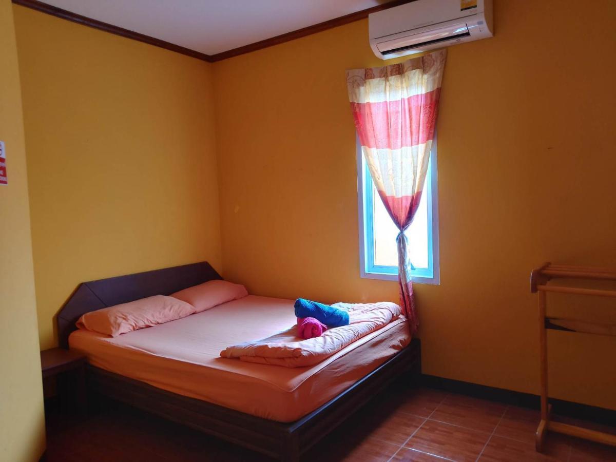 Phatra Hostel トンサラ エクステリア 写真