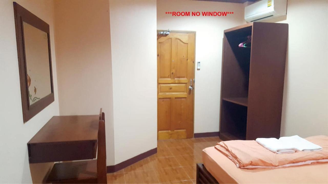 Phatra Hostel トンサラ エクステリア 写真