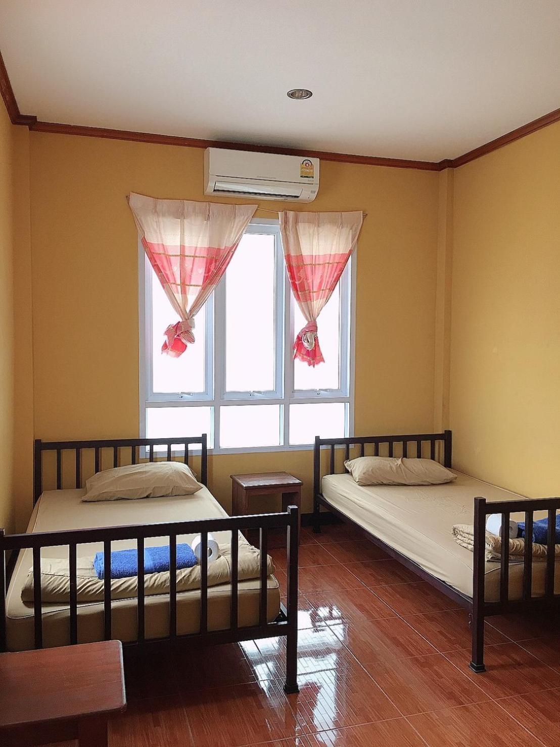 Phatra Hostel トンサラ エクステリア 写真